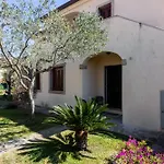 Mariposa Guest house 3*